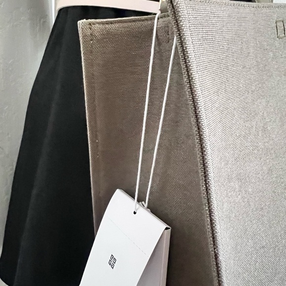 Givenchy Medium G-Tote Dark Khaki bag in canvas New With Tag and Dust Bag - Picture 2 of 10